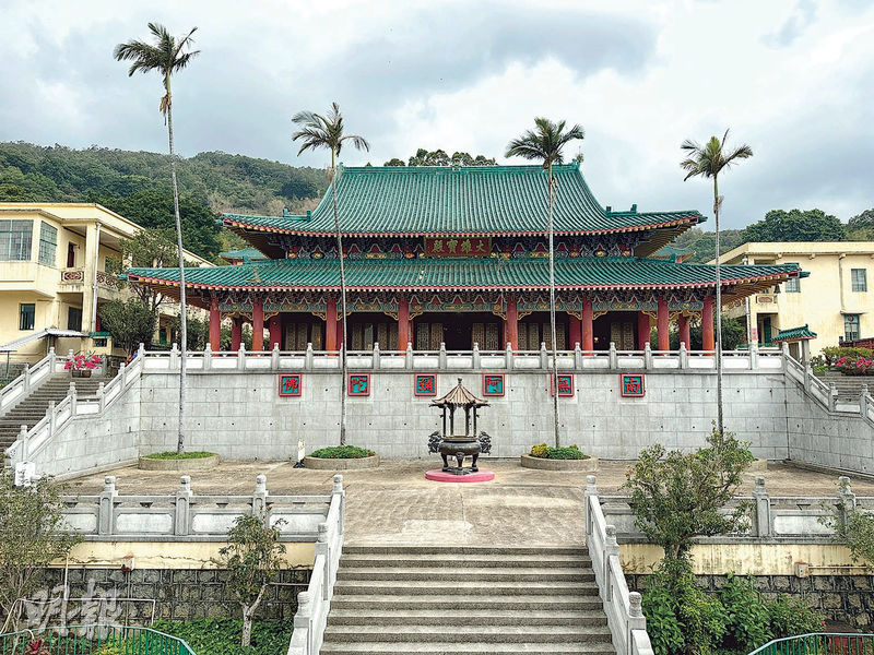 竹林禪院由1928年開始建造，逐漸擴建成今日佔地約40多萬平方呎的龐大規模，而正中央的大雄寶殿（圖）則於1982年建成。（周群雄攝）