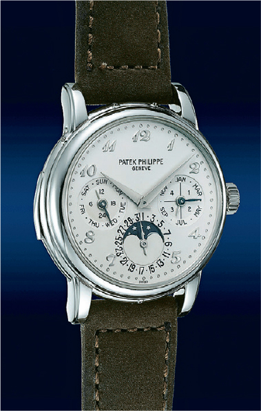 自動三問萬年曆--Patek Philippe型號3974P-001鉑金自動三問萬年曆腕表， 2001年製，以逾1436萬港元成交。（拍賣行提供）
