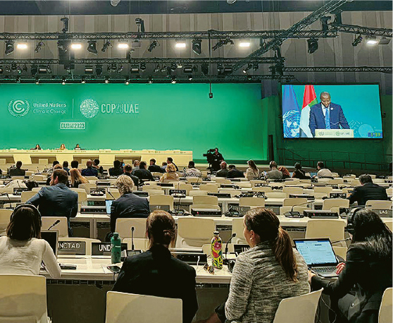 全球近200個國家代表早前在迪拜出席氣候峰會，各國首次在最終協議寫入有關化石燃料的表述，要求以公正、有序和合理方式，從化石燃料轉型。（受訪者提供）