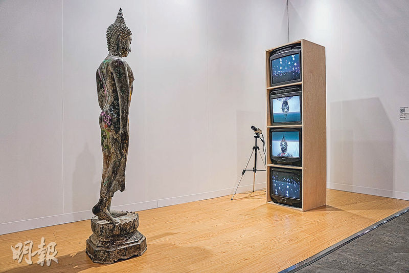 國際藝廊高古軒（Gagosian）在2023年Art Basel HK 展出已故韓裔美籍藝術家白南準的作品。（資料圖片）