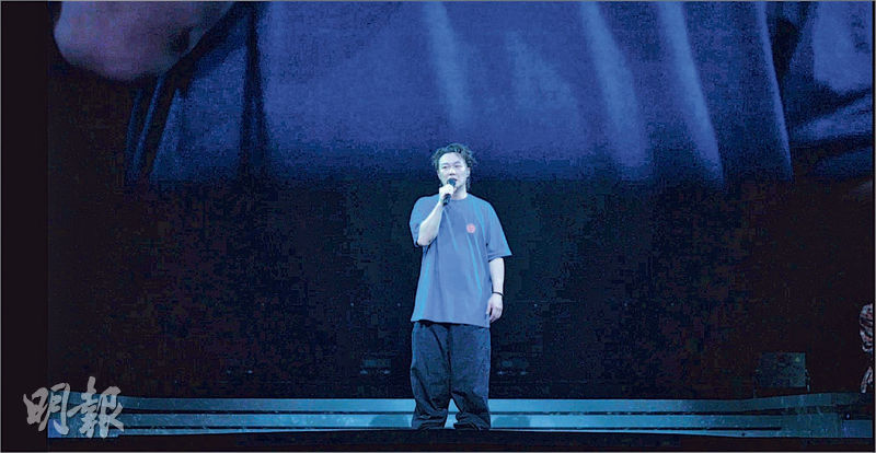 陳奕迅在廣州演唱會首度獻唱新歌《空城記》和首播MV。