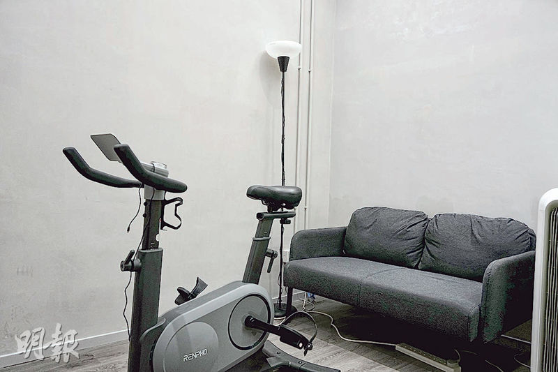 劏房戶欠活動空間，「仁濟薈」設健體設施如健身單車機（圖），讓使用者可做運動。（賴俊傑攝）