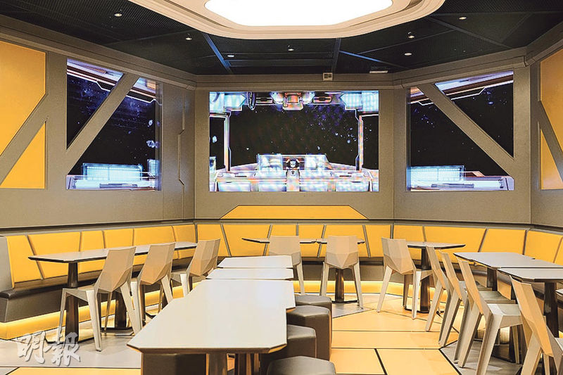 飛船設計：餐廳設計以變形金剛的太空飛船THE ARK為靈感，讓大家有如置身太空，享受非一般用餐體驗。（馮凱鍵攝）