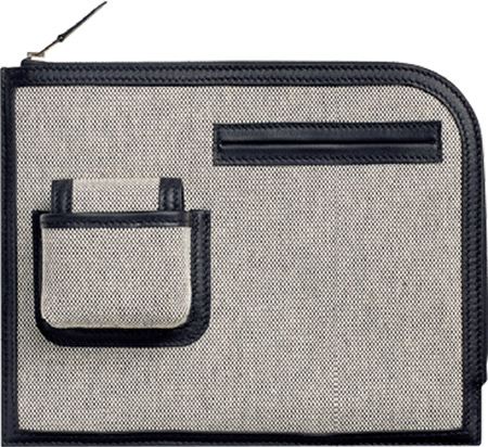 Hermès Hightech Tablette Cargo H帆布及Swift小牛皮袋$20,600（品牌提供）