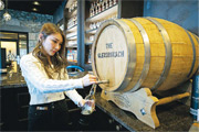 遊蘇格蘭GlenDronach酒廠 手斟裝瓶威士忌 雪莉風味