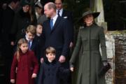 2022年12月25日，英國王室成員在諾福克郡桑德靈厄姆出席聖誕節崇拜，包括王儲威廉和凱特一家五口。（法新社）