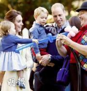 喬治小王子（左三）與父母和妹妹到訪加拿大，與當地軍人家庭遊玩。（The Royal Family facebook圖片 / press association）