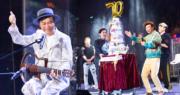 區瑞強慶祝70歲生日父子檔演出：繼續唱下去