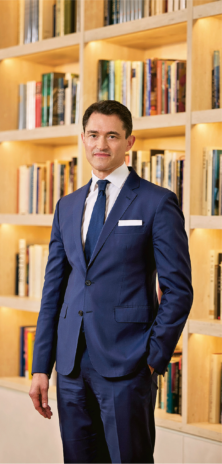 拍賣行亞太區總裁Francis Belin：多元平台競投藝品迎合千禧代藏家- 20250808 - CULTURE & LEISURE - 明報Our  Lifestyle