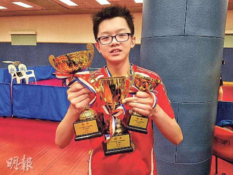 何樂榮在全港聾人乒乓球錦標賽3個項目勇奪冠、亞、季軍。