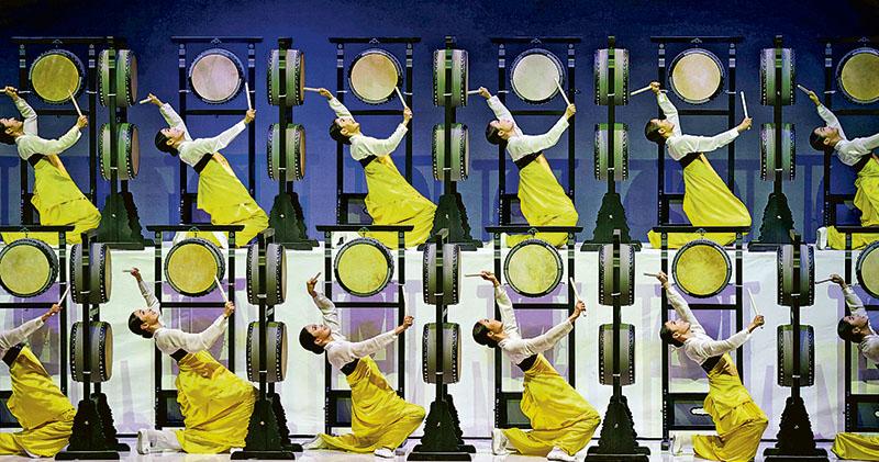 韓國江陵昨舉行國際奧委會會期開幕式，韓國安排了民族舞表演。
