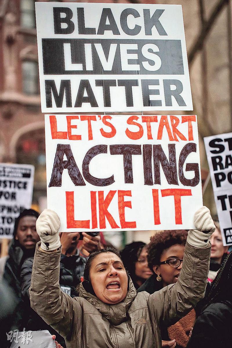 芝加哥市內周一有遊行，紀念馬丁路德金遇害50周年及聲援近年遭警員槍斃的黑人。有示威者促請重視黑人的性命。