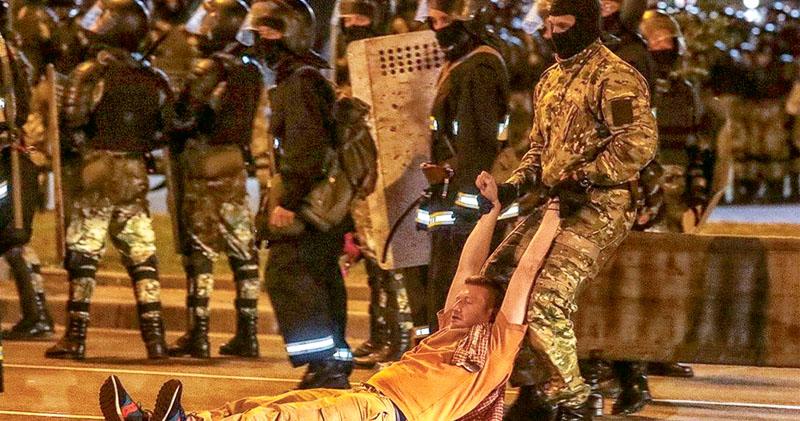 總統第五度連任 白俄逾30市爆示威 軍警鎮壓3000人被捕 多國促克制