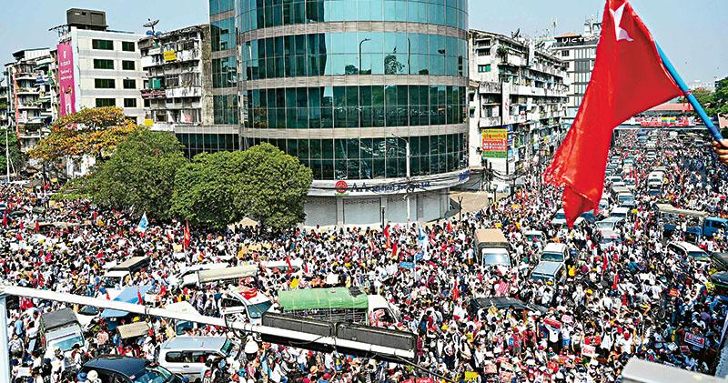 「22222革命」  全緬數十萬人示威  政變3周以來最大規模抗爭  延續8888民運精神