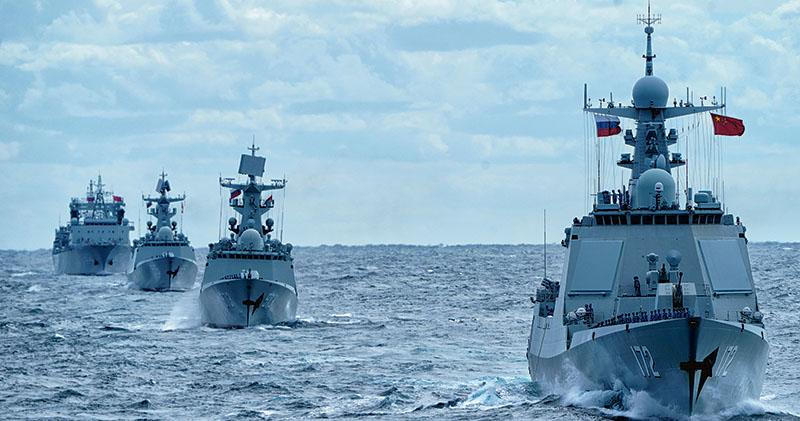 中俄10艦首聯航 高調繞日本 稱嚴守國際法