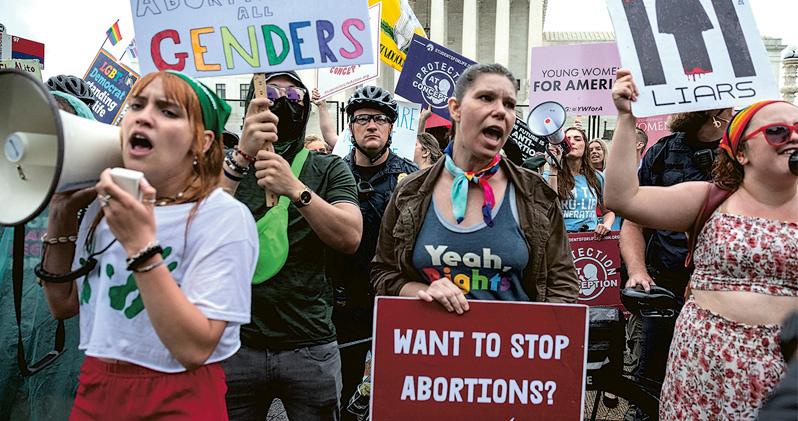 美最高法院推翻經典墮胎權判決 數十年來最重要決定 料一半州份將展立法禁墮胎程序
