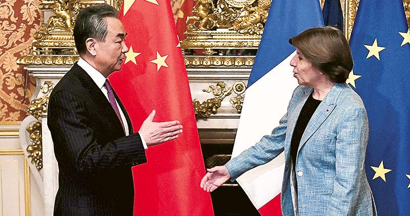 王毅晤馬克龍 同意為烏和平做貢獻 學者：此行鋪路高層互訪 「展示中國」亦「傾聽歐洲」