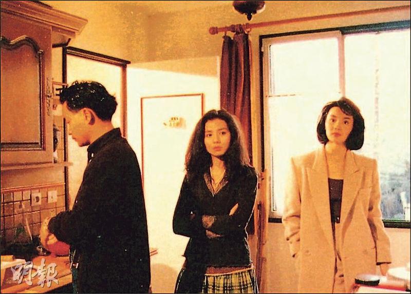 張國榮（左起）1989年計劃退出樂壇，視音樂電影《日落巴黎》為告別作，請來鍾楚紅與張曼玉演出。