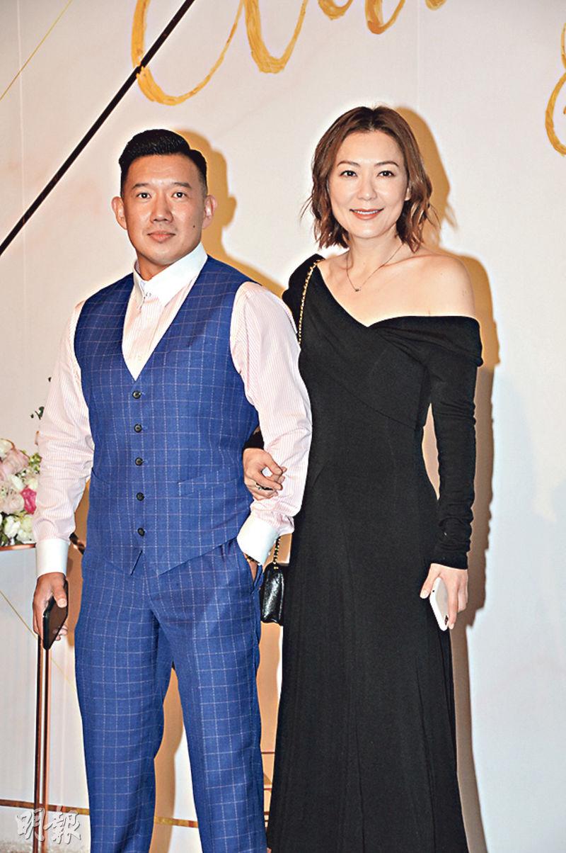 田蕊妮（右）與杜汶澤結婚18年，曾面對婚姻危機，現在愈來愈恩愛。（資料圖片）