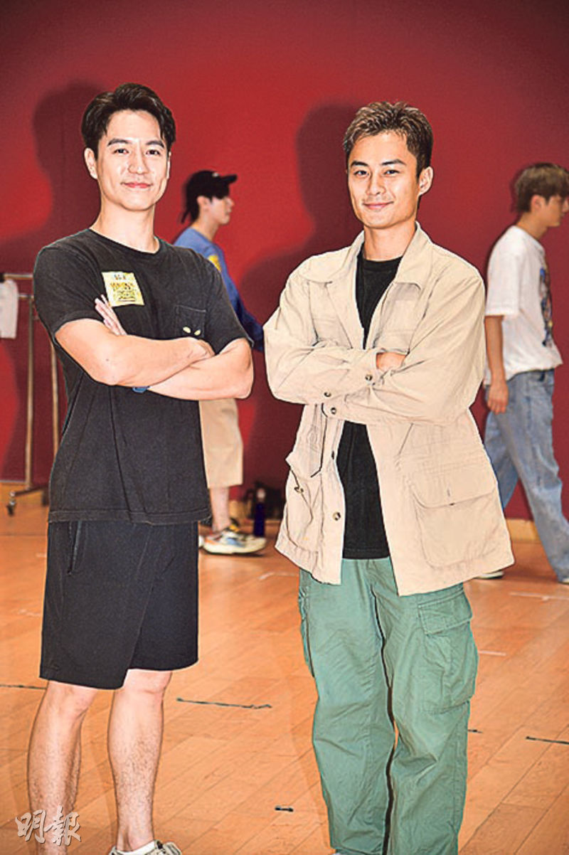 吳偉豪（左）與孔德賢（右）昨日為《萬千星輝賀台慶》跳舞項目綵排。（攝影/記者：劉永銳）