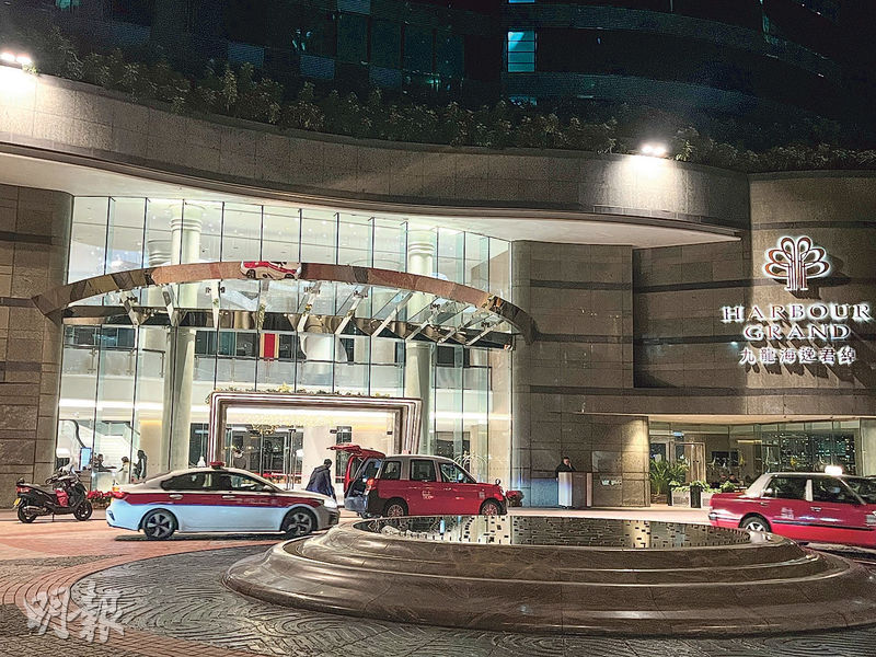 上周六晚，一名內地女子報警，稱在紅磡九龍海逸君綽酒店房間內，遭兩名自稱警員男子襲擊，並掠去3.8萬元現金，警方事後到場調查。（資料圖片）