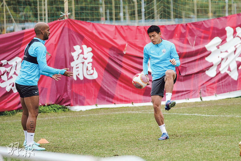 Sun Mingqian rejoint les Lions de Cangzhou dans la Super League chinoise, qui débute ce soir avec l’équipe de football de Hong Kong 5 – 20240301 – Sports – Daily Ming Pao