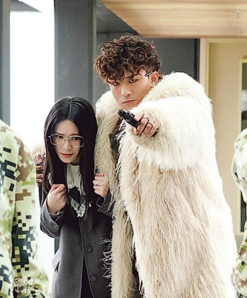 ANSONBEAN（右）邀雲浩影（左）擔任新歌MV女主角。