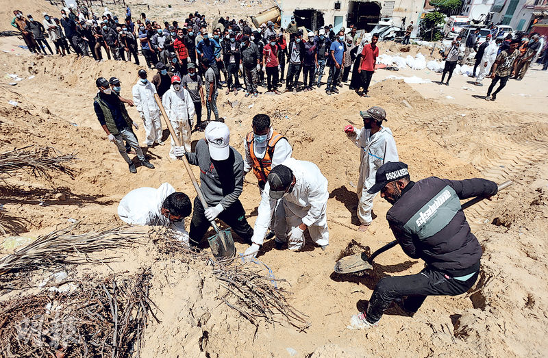 加沙醫院亂葬崗  屍體疑遭綁手腳處決