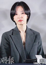 宋慧喬為扮黑修女學抽煙