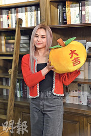 女團VIVA拜月老求人緣 李幸倪瞓身工作無計劃蛇年結婚