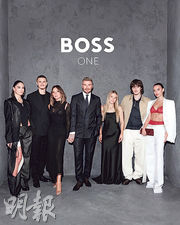 49歲碧咸裸拍內褲廣告狂曬肌 老婆3子女撐場