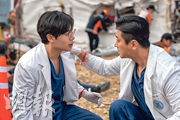 《間諜夫妻再出山》Netflix收視三連霸 《外傷重症中心》非英語節目榜稱冠
