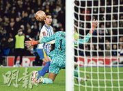 三笘薰挑射奠勝 白禮頓英足盃反克車路士過關