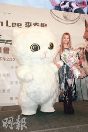 李幸倪喜獲炎明熹「謝師宴」