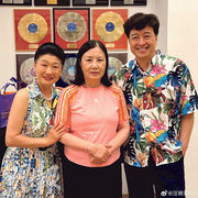 金牌司儀潘宗明偕妻回港探媒人汪明荃