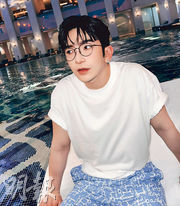 盧瀚霆自爆被「私追」偷拍家居內褲look