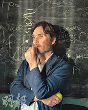 影帝施利安梅菲新片演校長