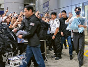 朴寶劍抵港 友善親民冧爆粉絲 無預警「突襲」旺角應援咖啡店