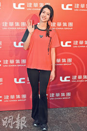 蔡思貝否認獲猛人照顧 稱無綫合約年期好玄