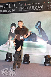 陳凱詠明年處女紅館騷設VIP企位 兼任出品人 歌酬撥製作 開四面台