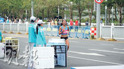 全運深港馬拉松完賽 何杰張德順稱王封后