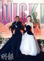 狂迷滋擾亞莉安娜罪成判囚9日 辛菲亞艾利和因病失聲 沉默撐《魔法壞女巫2》紐約首映