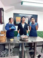 【娛樂場】《餓底家家走》 阿正入廚爆炒小菜 妹頭「芝朱」牛肉球獲讚