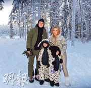 英超球星歡度佳節 科頓造訪聖誕老人故鄉