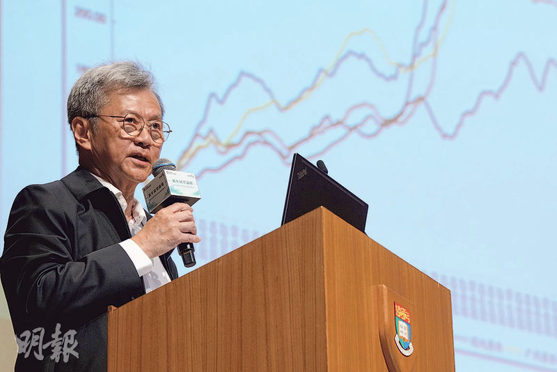 長實執行董事趙國雄表示,集團啟德跑道區新盤花語海,雖然計劃今年登場,但不急於推出,因為「遲少少賣仲有着數」。(廖凱霖攝)