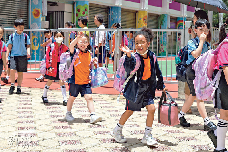 信義兩小學擬明年合併 家長斥遲通知 憂未來不確定性增